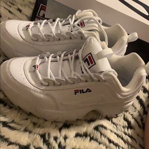 Fila white disruptor size 9 but shoe says 10